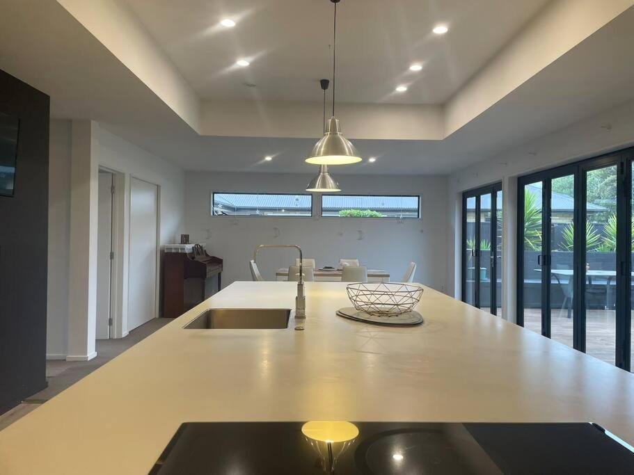 Spacious 4 Bed Family Home كريستتشيرش المظهر الخارجي الصورة